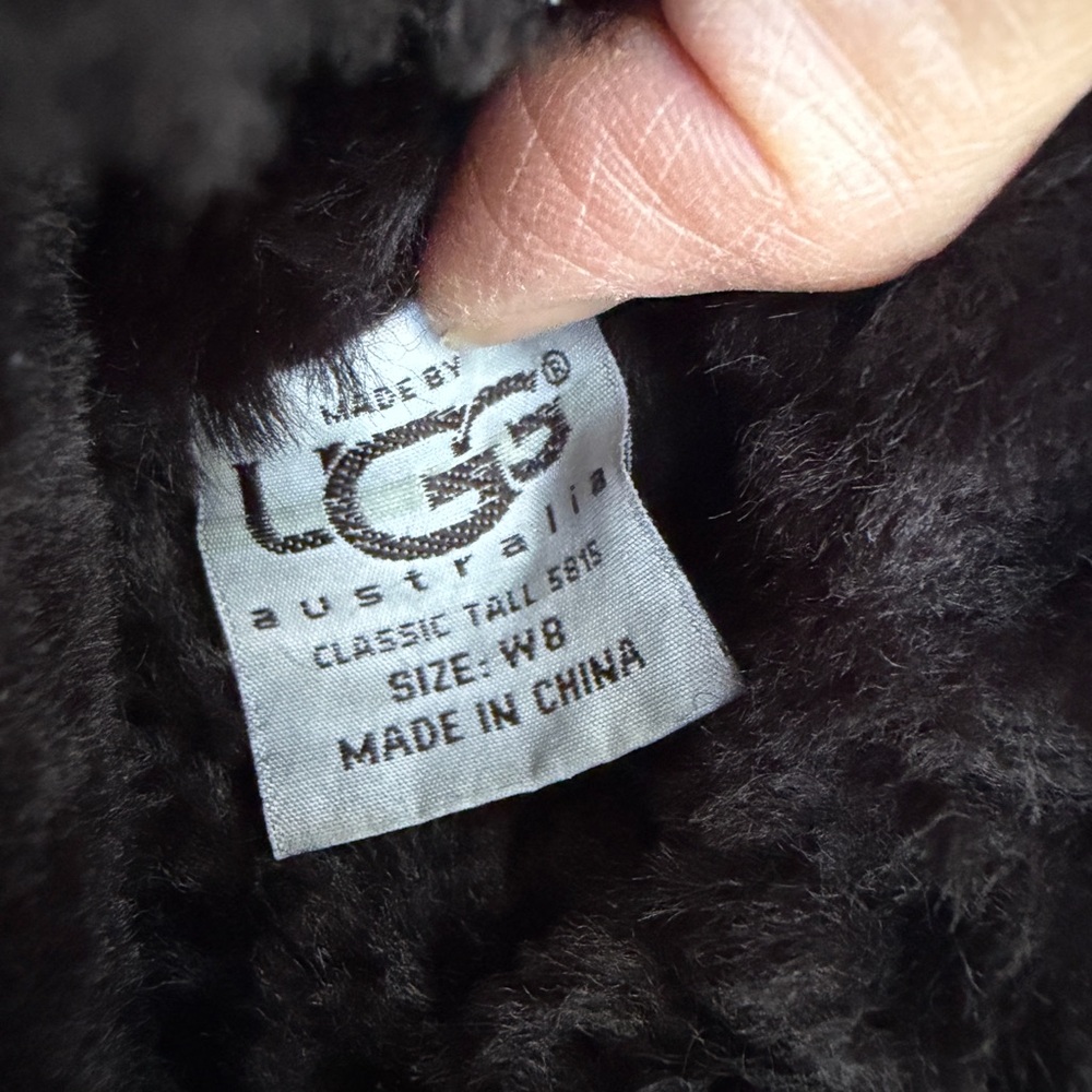 UGG Classic Tall II $220 Womens Black Suede Sheepskin Lined Boots Sz 8 EUC - Picture 7 of 8